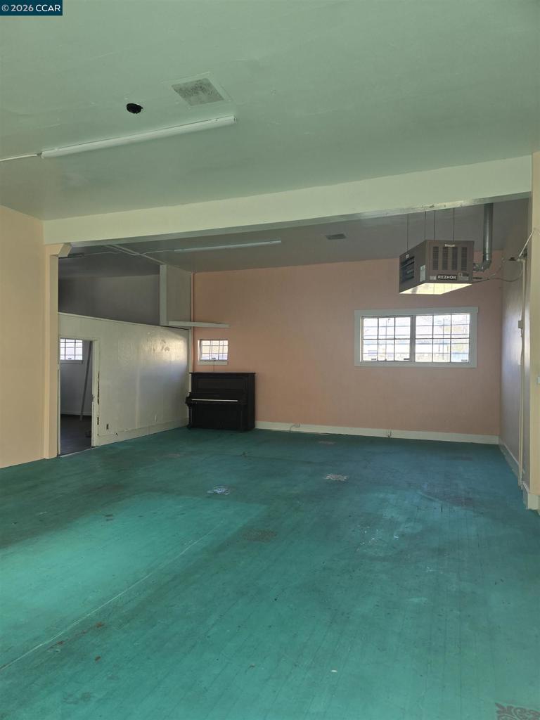 1326 Pomona St Property Photo 5
