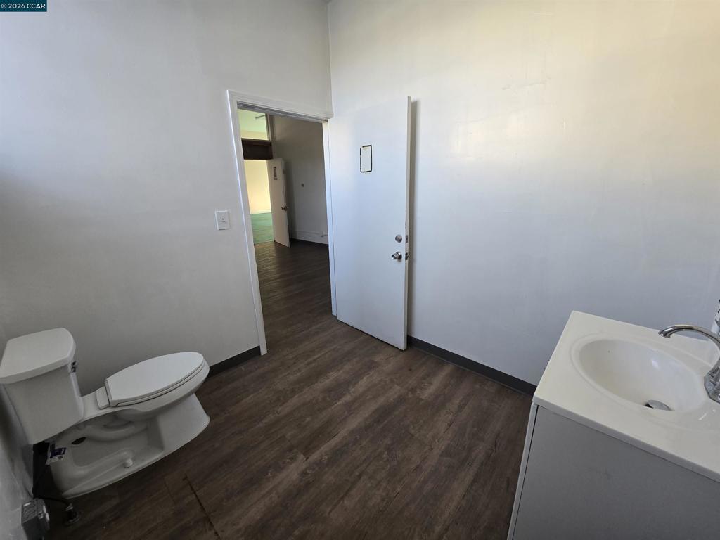 1326 Pomona St Property Photo 8