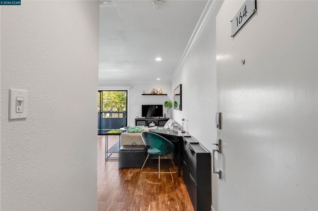 1 Embarcadero W 164 Property Photo 4