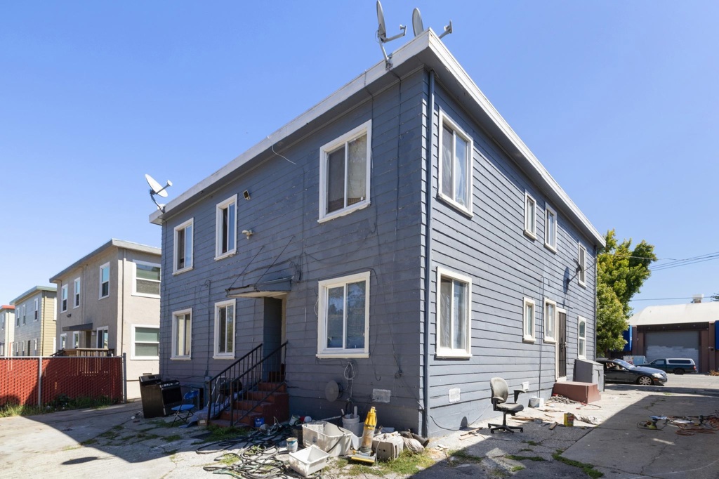 5659 Telegraph Ave Property Photo 4