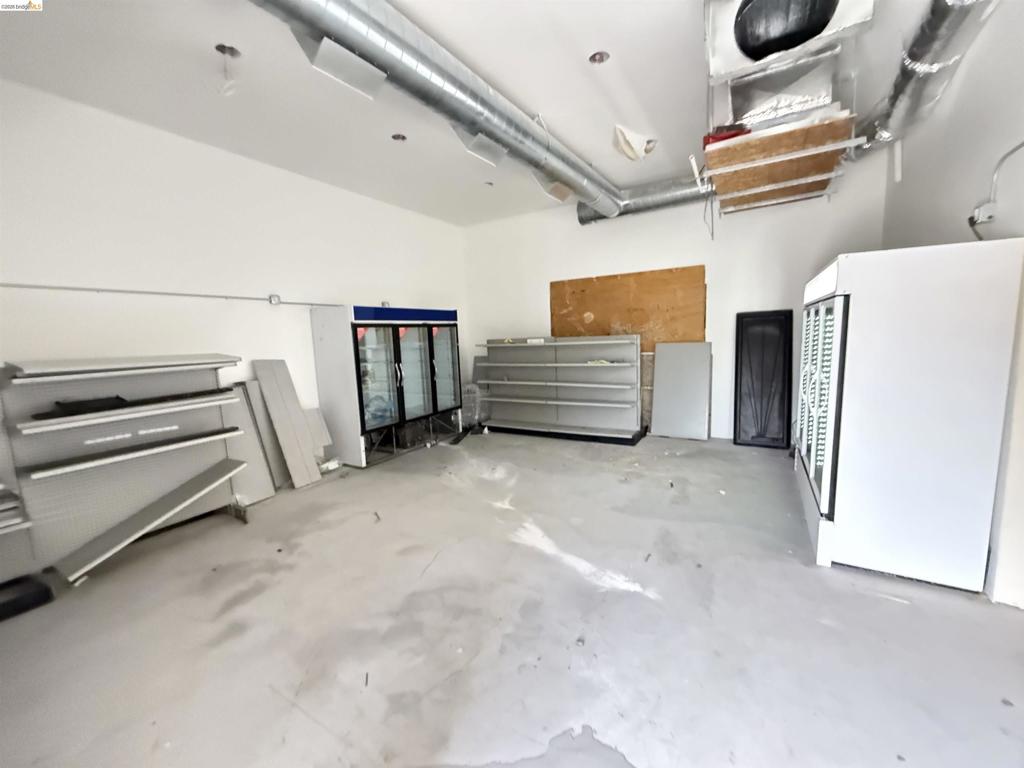 415 G St Property Photo 8