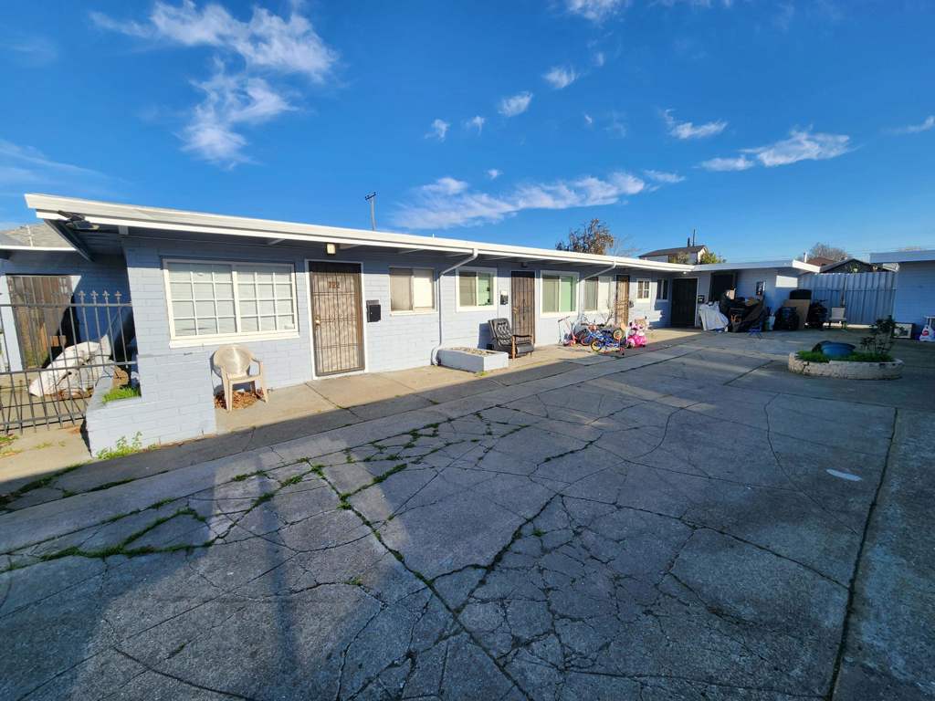 714 Tyler St Property Photo 1