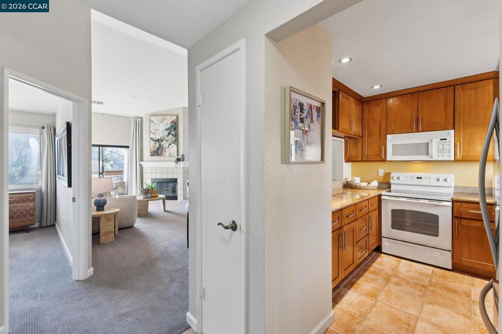 1632 S Villa Way Property Photo 8