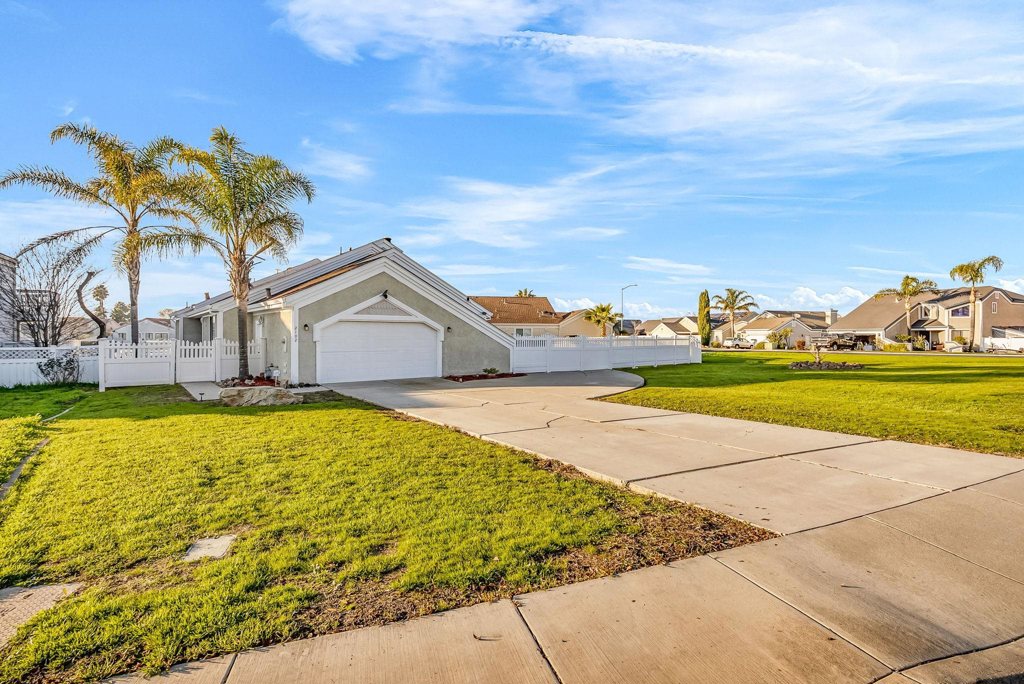 2102 Portside Court Property Photo 4