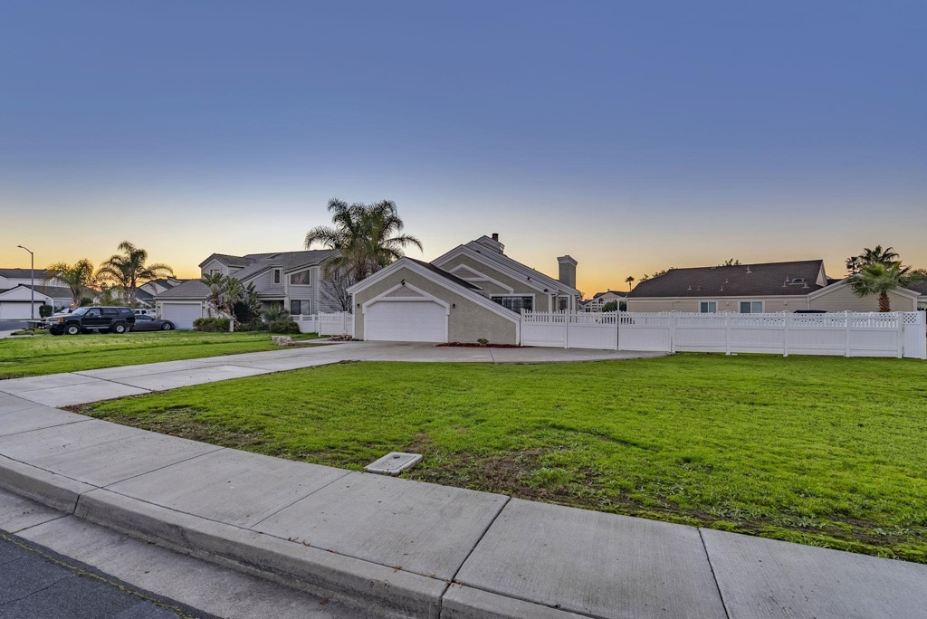 2102 Portside Court Property Photo 42
