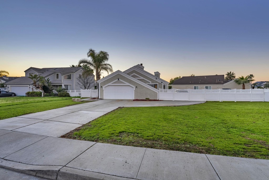 2102 Portside Court Property Photo 59