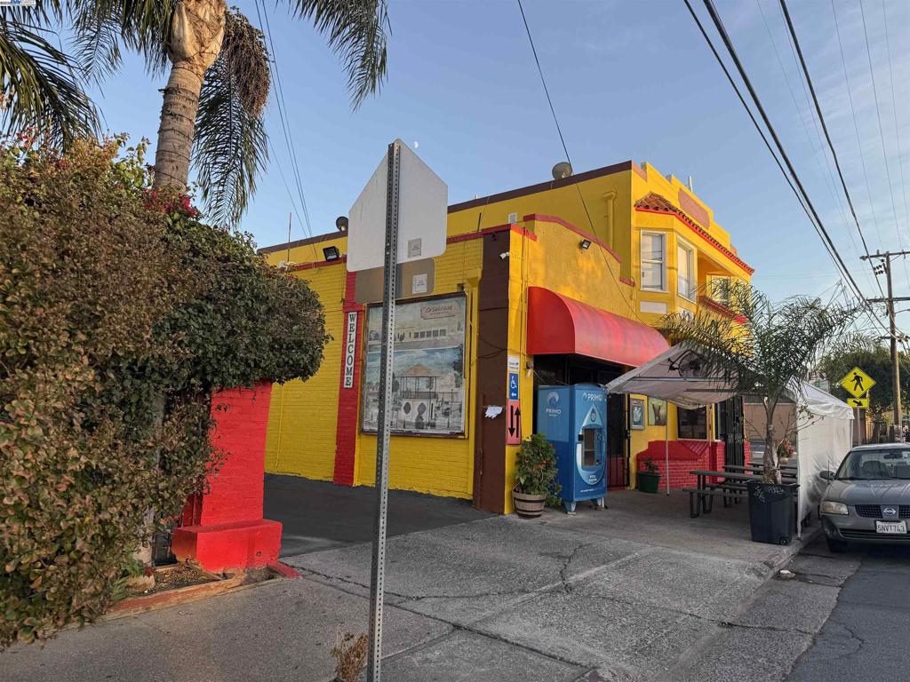 1903 D St Property Photo 3