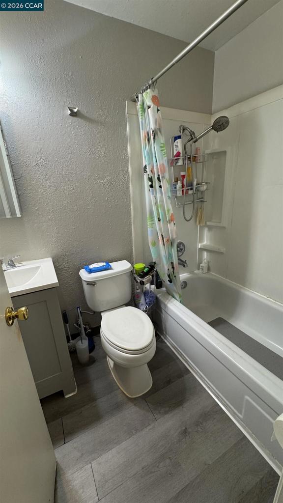 2122 Peppertree Way 2 Property Photo 9