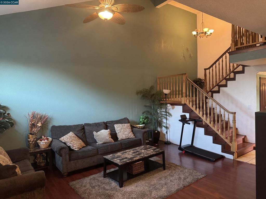 115 Pelican Loop Property Photo 8