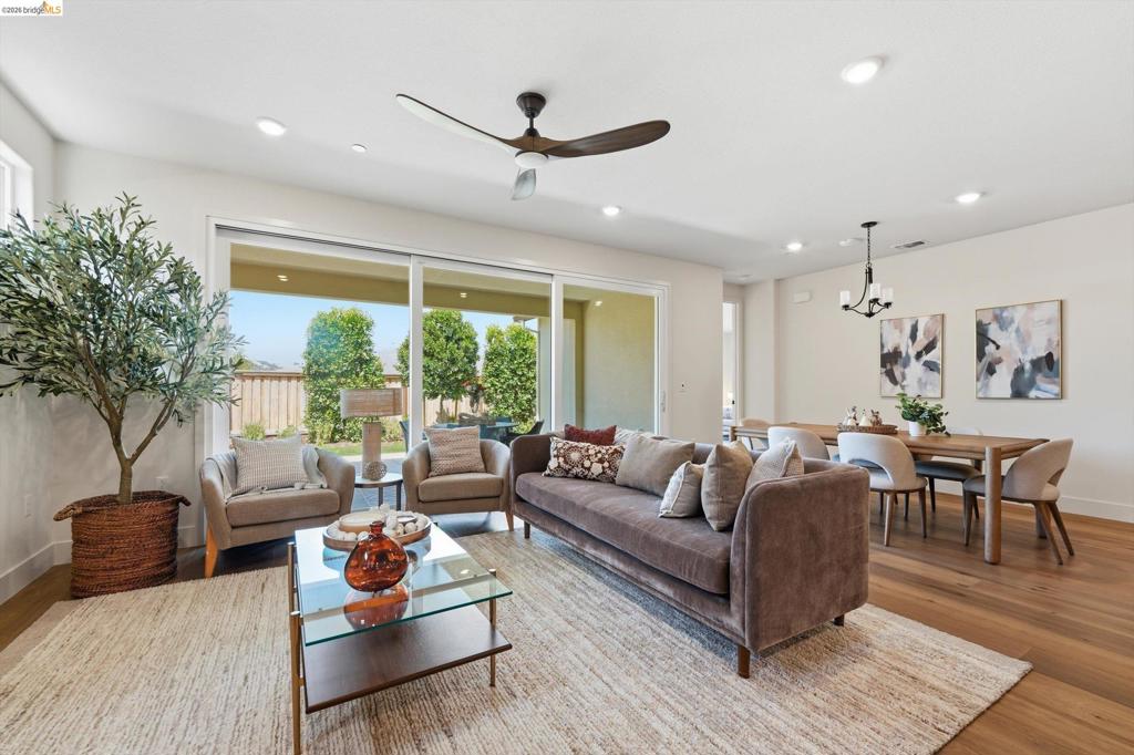3185 Congressional Way Property Photo 2