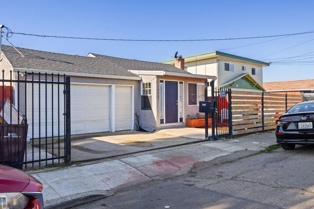 7447 Lockwood St Property Photo 1