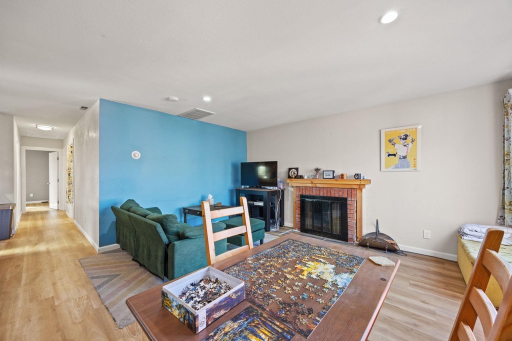 7447 Lockwood St Property Photo 8