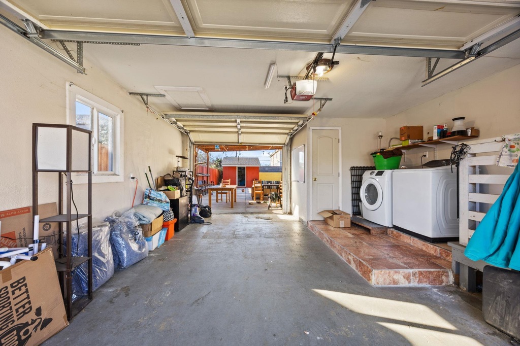 7447 Lockwood St Property Photo 14