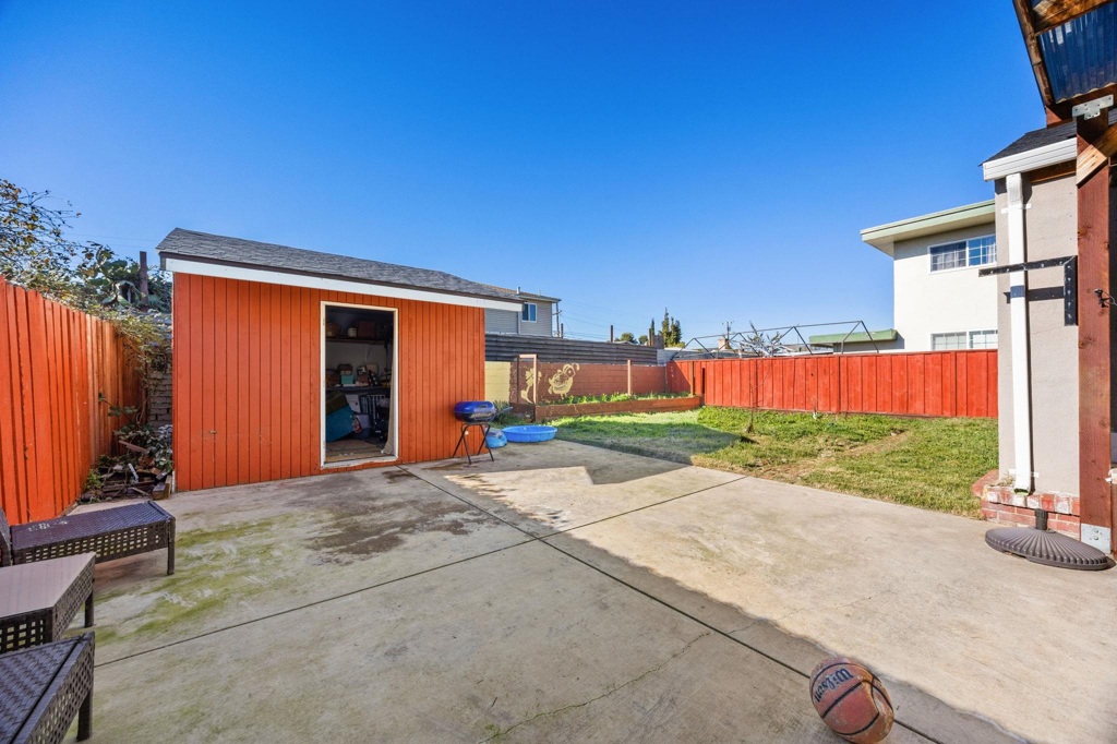 7447 Lockwood St Property Photo 17