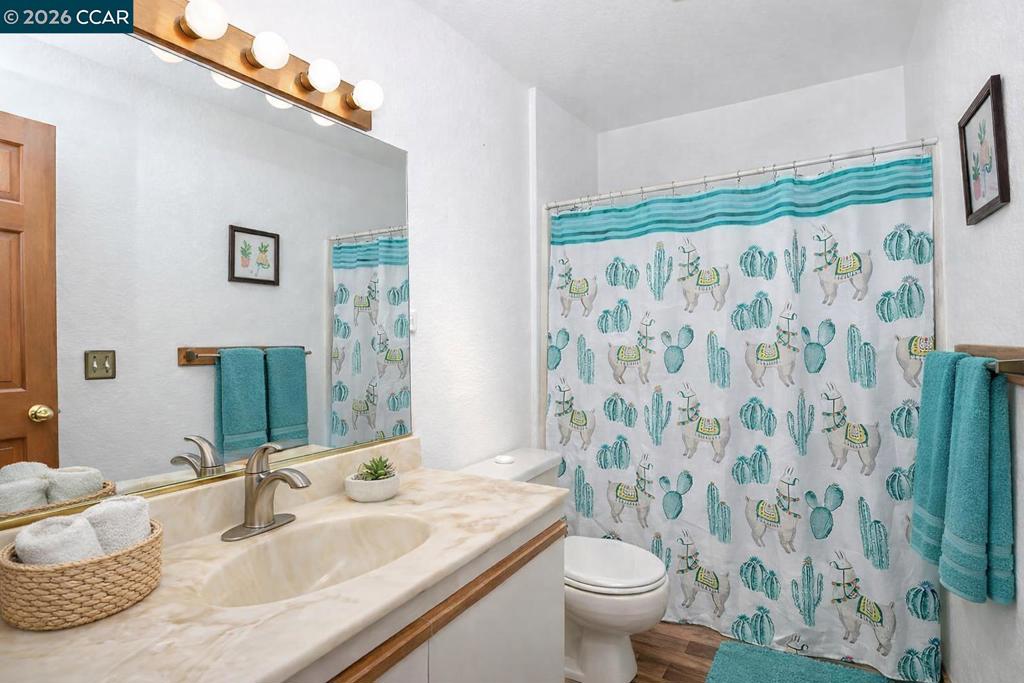 130 Creekside Ct Property Photo 10