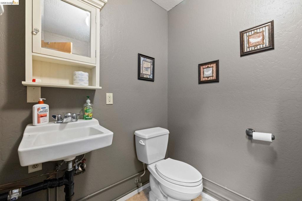 18267 4th Ave Property Photo 9