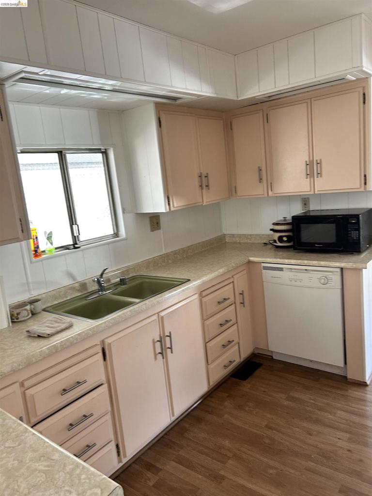 3660 Walnut Blvd Property Photo 3