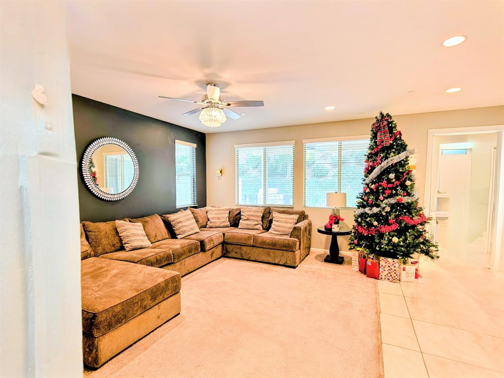 24440 Periwinkle Way Property Photo 4