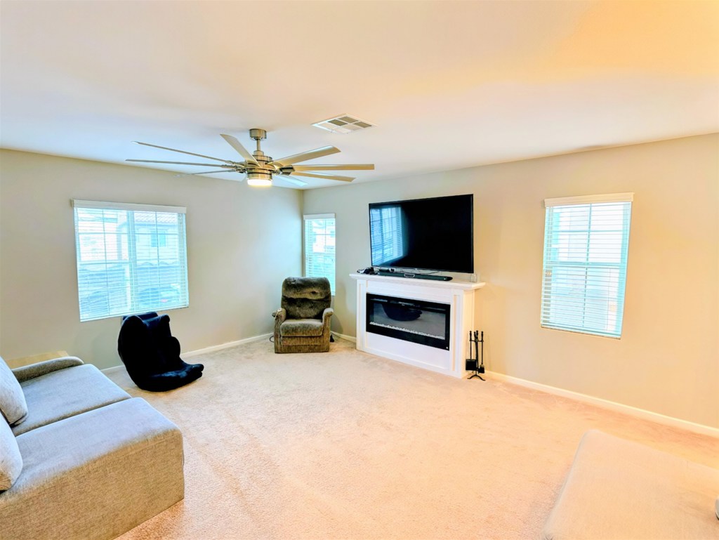 24440 Periwinkle Way Property Photo 5