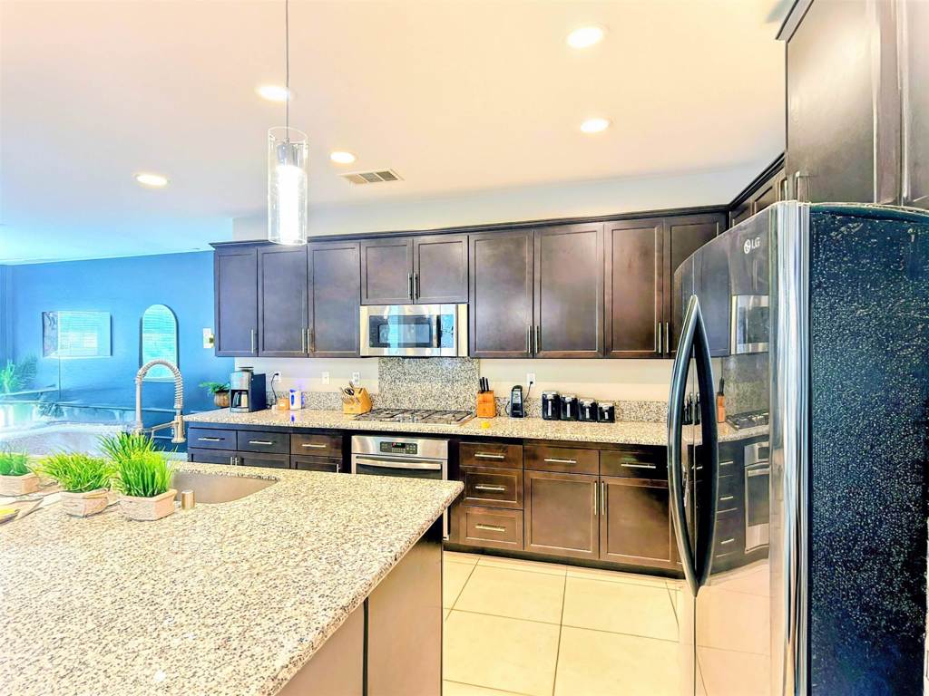 24440 Periwinkle Way Property Photo 7