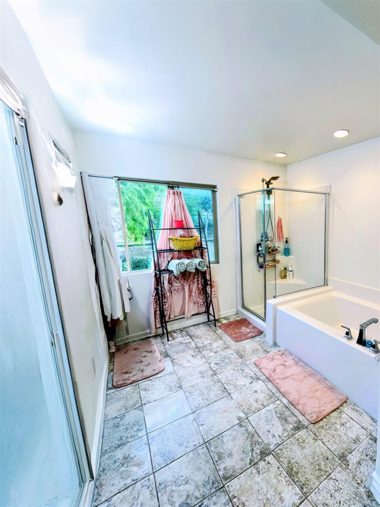 24440 Periwinkle Way Property Photo 13