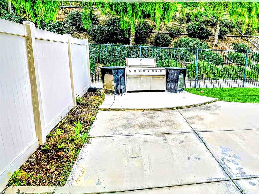 24440 Periwinkle Way Property Photo 25