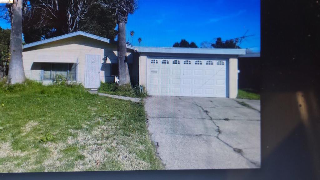 2190 Giant Rd Property Photo 1