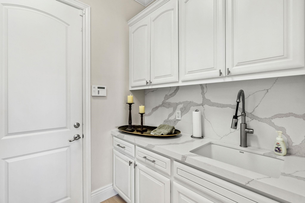 5055 Cabrillo Pt Property Photo 16