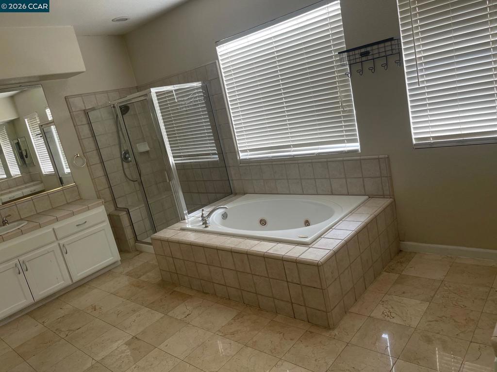2096 Goldpine Way Property Photo 11