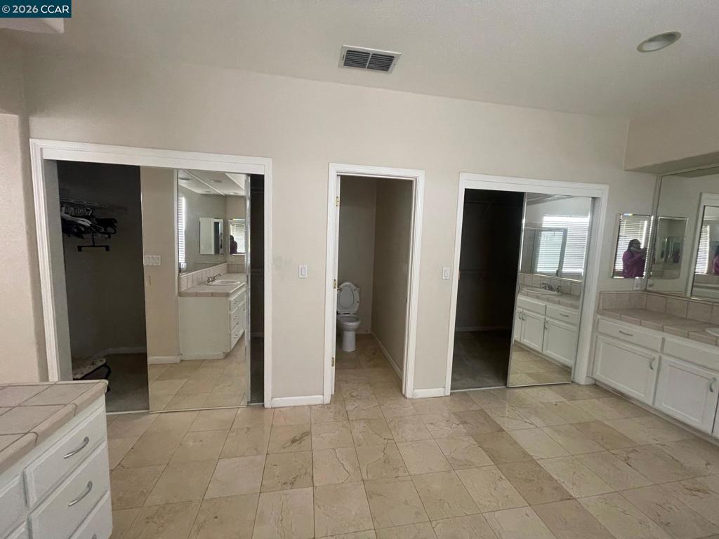 2096 Goldpine Way Property Photo 12