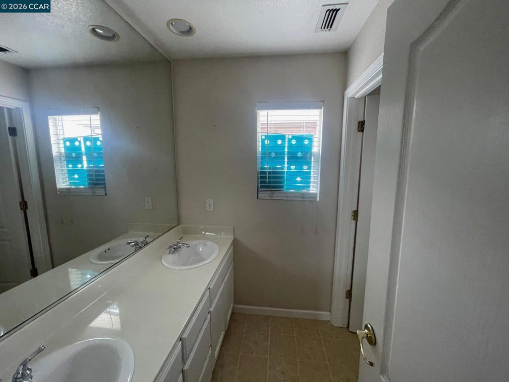 2096 Goldpine Way Property Photo 24