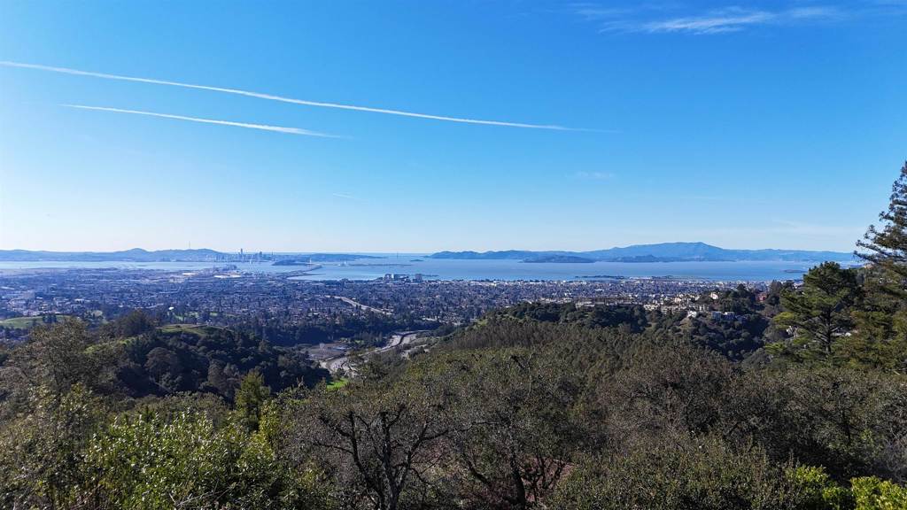 6108 Skyline Blvd Property Photo