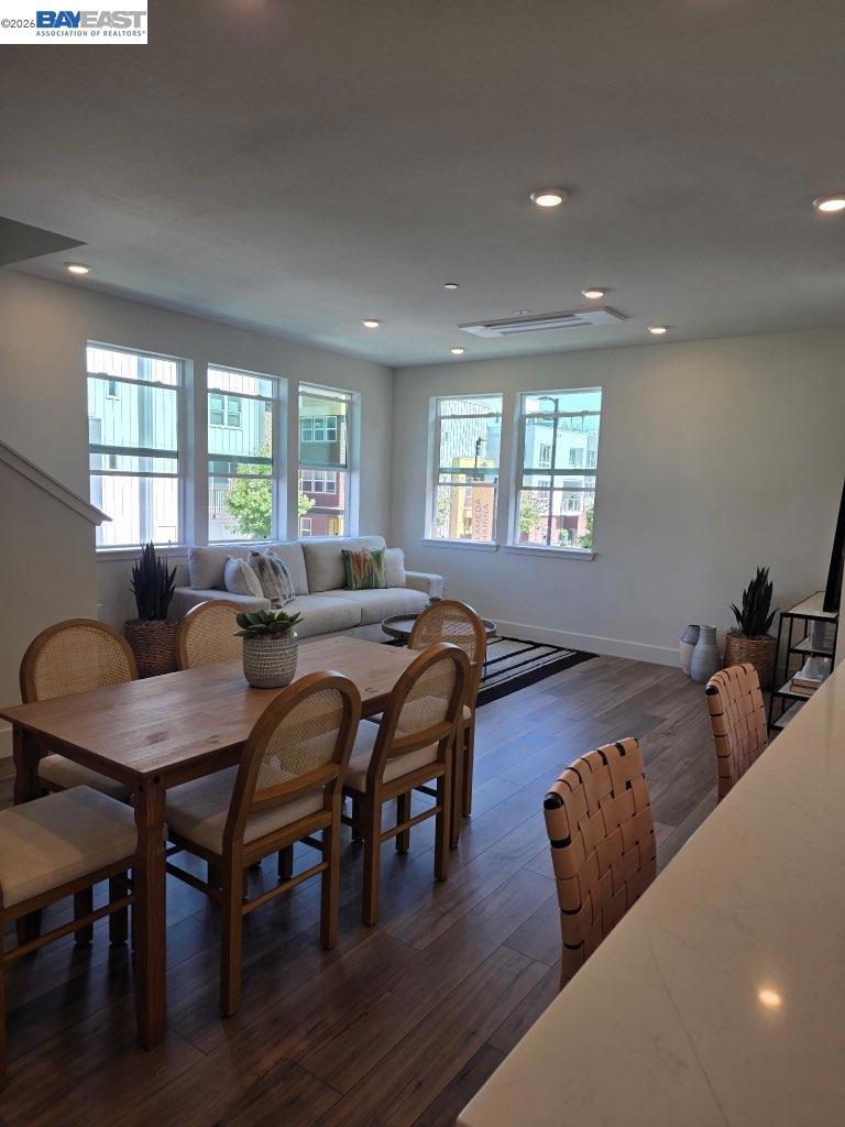 2053 Clement Avenue Property Photo 1