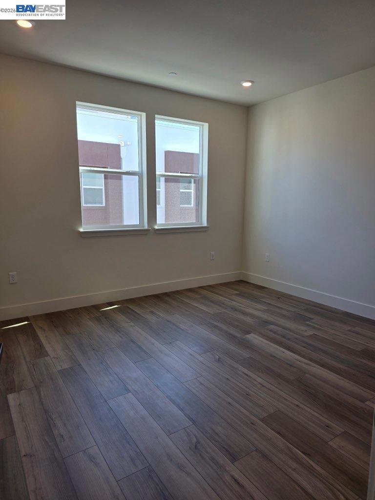 2053 Clement Avenue Property Photo 6