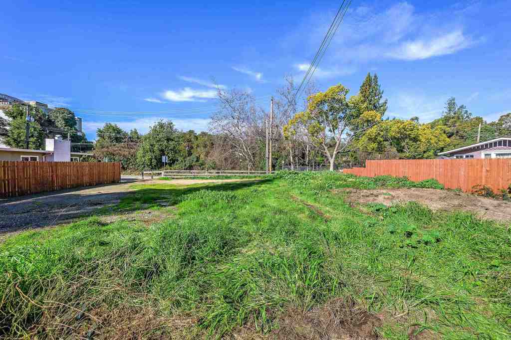 1289 Russell Way Property Photo 16
