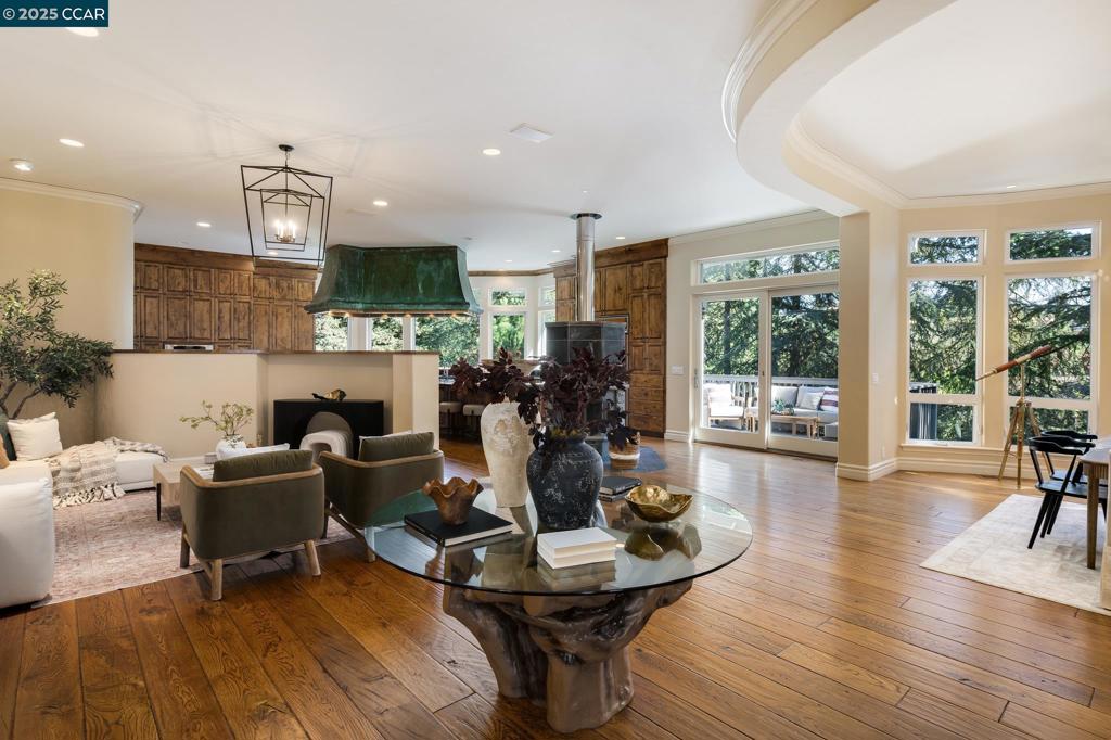 471 El Rio Property Photo 4