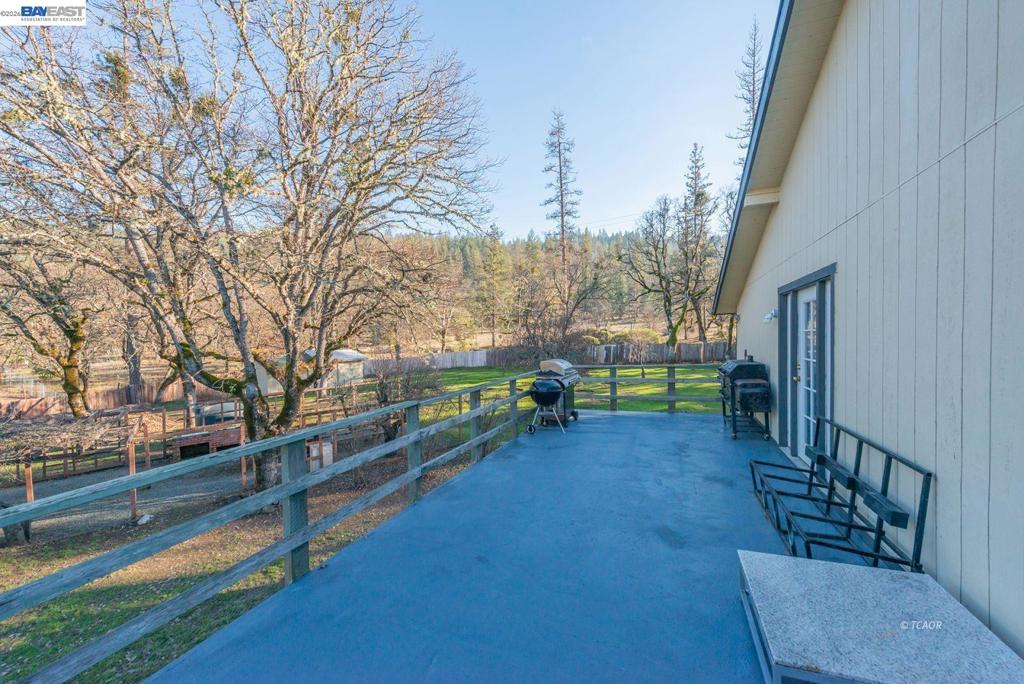 1476 Poker Bar Rd Property Photo 45