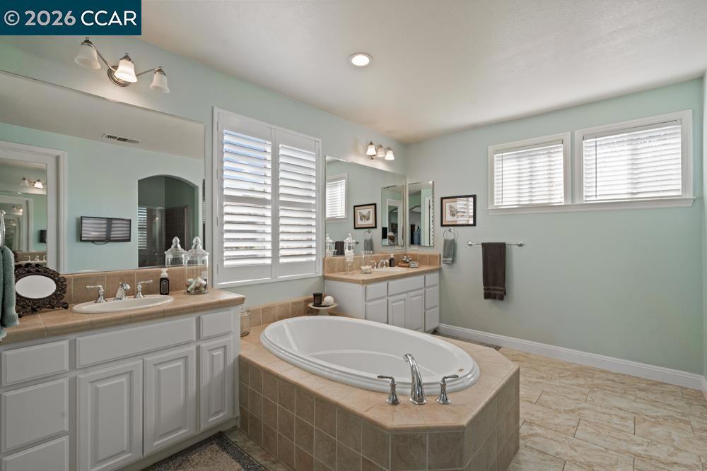 5627 Arcadia Cir Property Photo 28