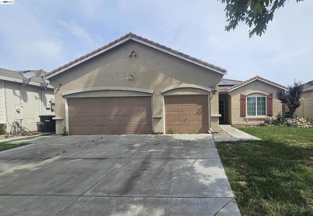 537 Bonanza Dr Property Photo 1