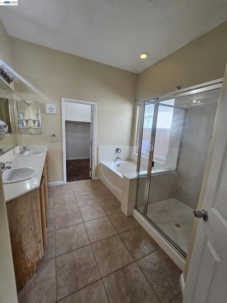 537 Bonanza Dr Property Photo 7