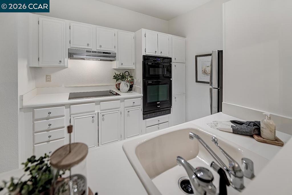 1860 Tice Creek Dr 1306 Property Photo 2