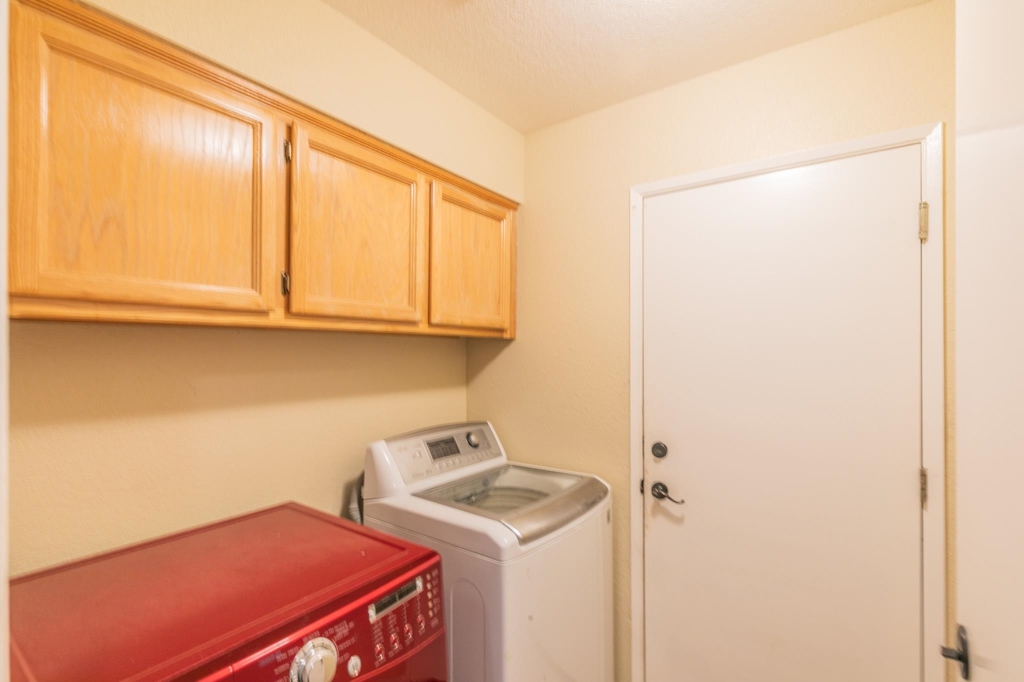 690 Woodard Way Property Photo 21
