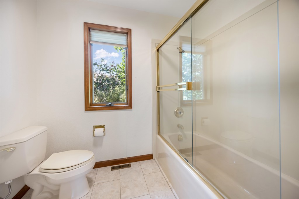 9050 Highland Rd Property Photo 34