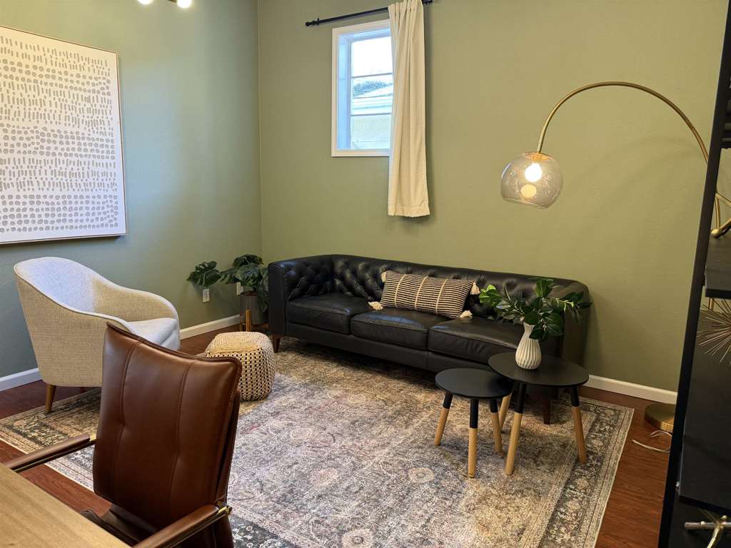 654 3rd Street Property Photo 2