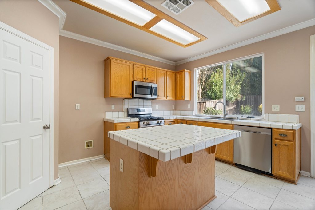 4925 Bay View Cir Property Photo 7