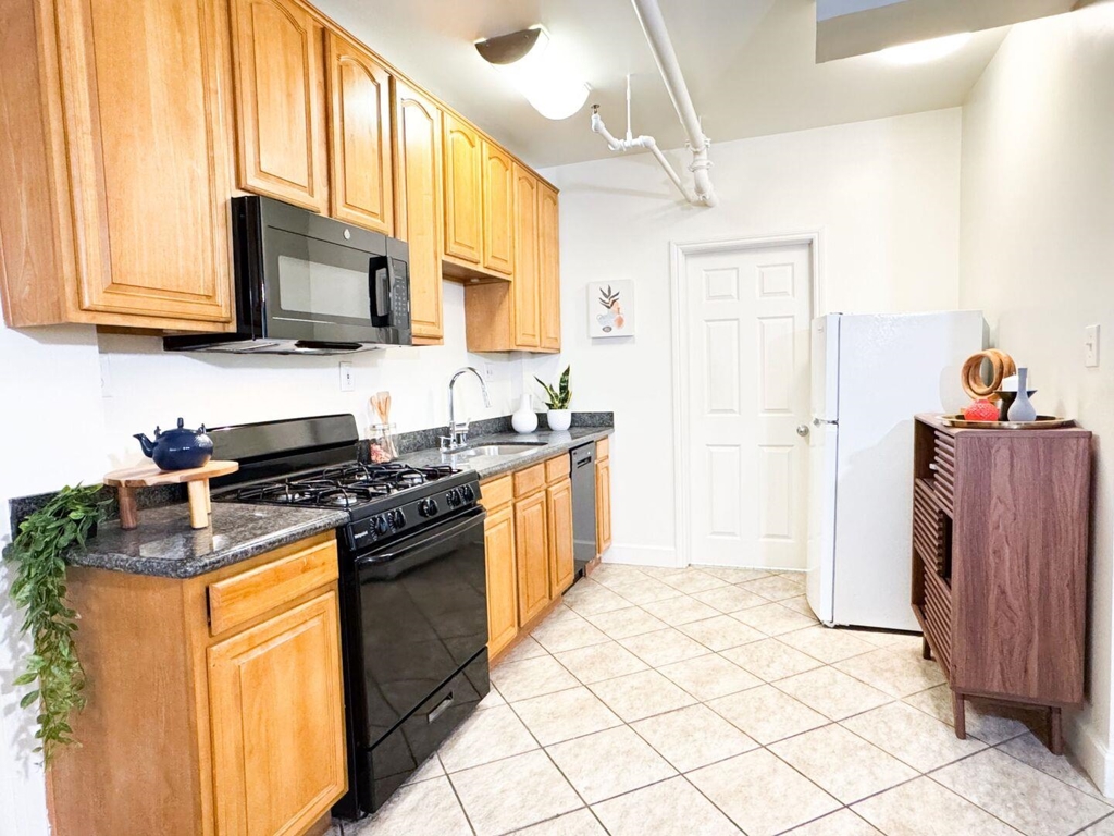 2842 Adeline St 6 Property Photo 6
