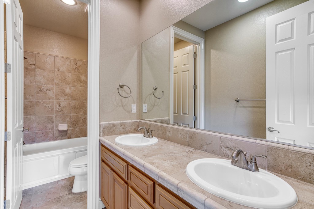 3108 Ashbourne Cir Property Photo 44
