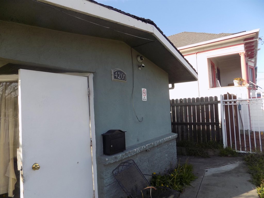 4201 West St Property Photo 4