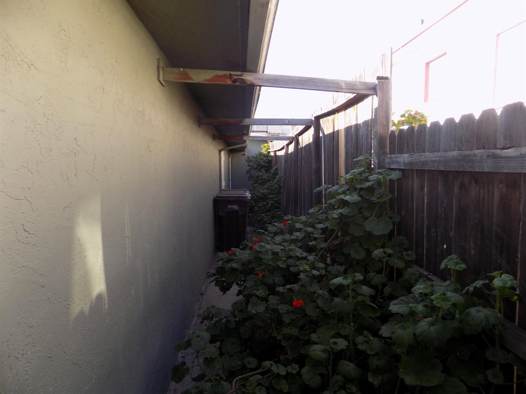 4201 West St Property Photo 5
