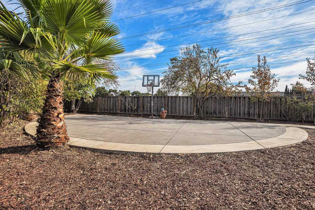 25 Marilyn Pl Property Photo 15